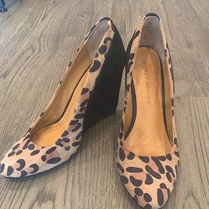 Audrey Brooke Leopard wedges
